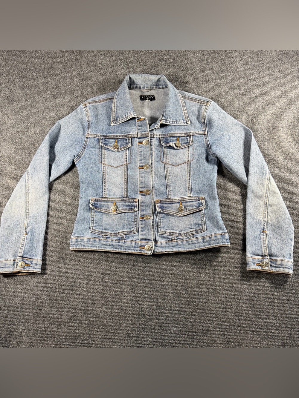 Vintage Light Wash Women's Trucker Style Jean Denim Jacket Designer Size Medium